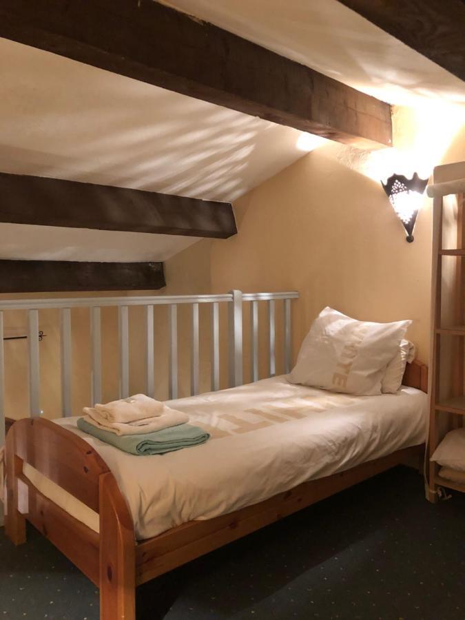 Le Mas Shabanou Panzió Roquefort Les Pins Kültér fotó