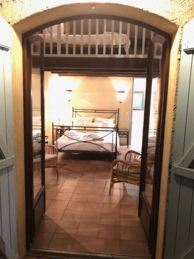Le Mas Shabanou Panzió Roquefort Les Pins Kültér fotó